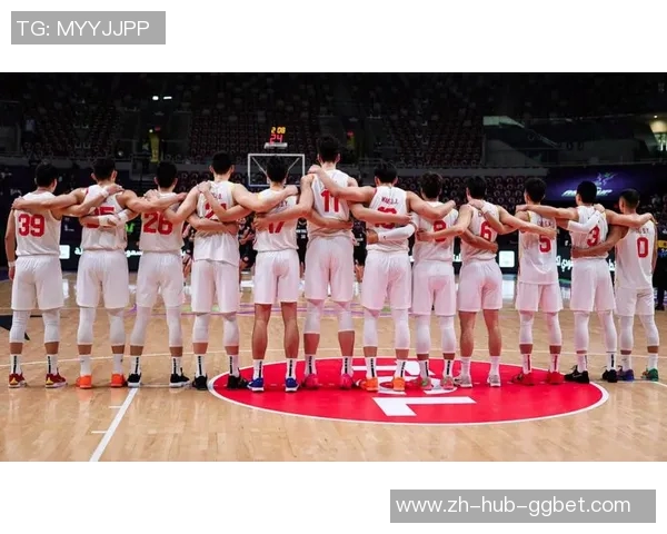 中国男篮队迎战强敌全力以赴争夺胜利展现团队精神与拼搏精神 中国男篮队迎战强敌全力以赴争夺胜利展现团队精神与拼搏精神